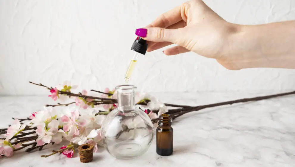 how to Distill Essential Oils